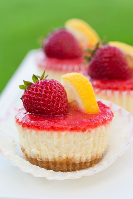 strawberry lemonade cheesecake cupcakes