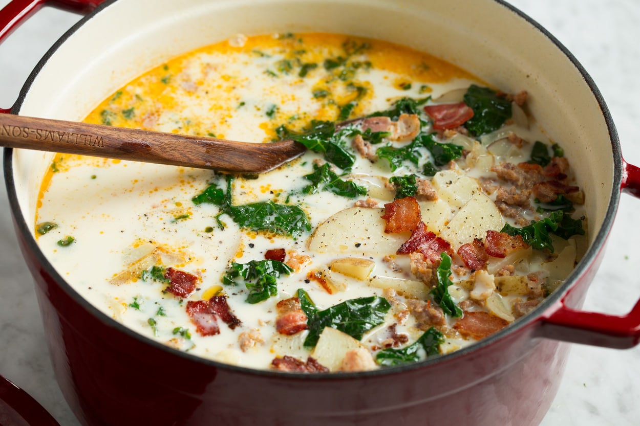 Finished zuppa toscana soup in pot.