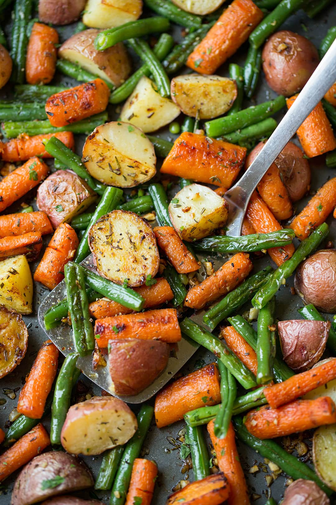 Garlic Herb Roasted Potatoes Carrots and Green Beans