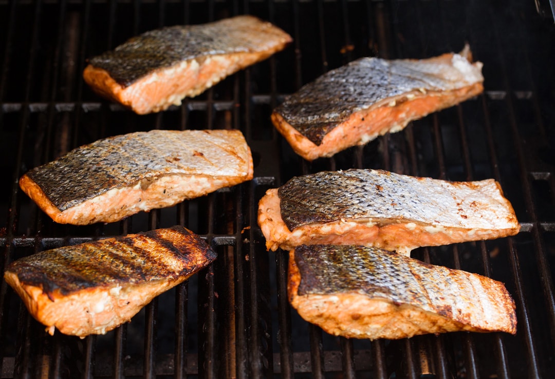 cooking salmon on the grill
