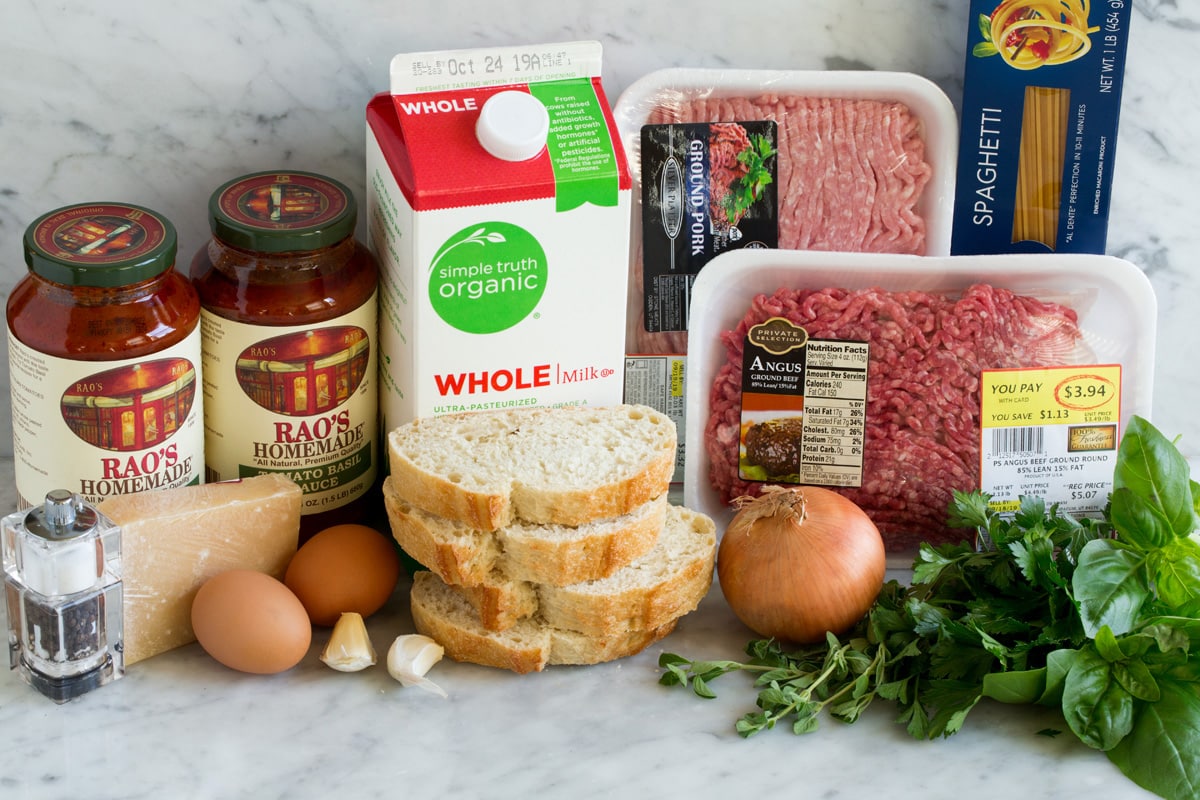 BEST MEATBALLS - these are so flavorful, so tender and packed with fresh ingredients! Makes the best spaghetti and meatballs ever! #meatballs #spaghetti #italian #dinner #groundbeef #pork #recipe Meatball recipe ingredients