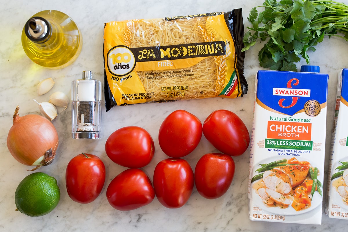 Sopa de Fideo Ingredients used to make sopa de fideo.
